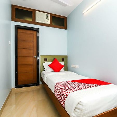 Balaji Grand 호텔 Kākināda 외부 사진