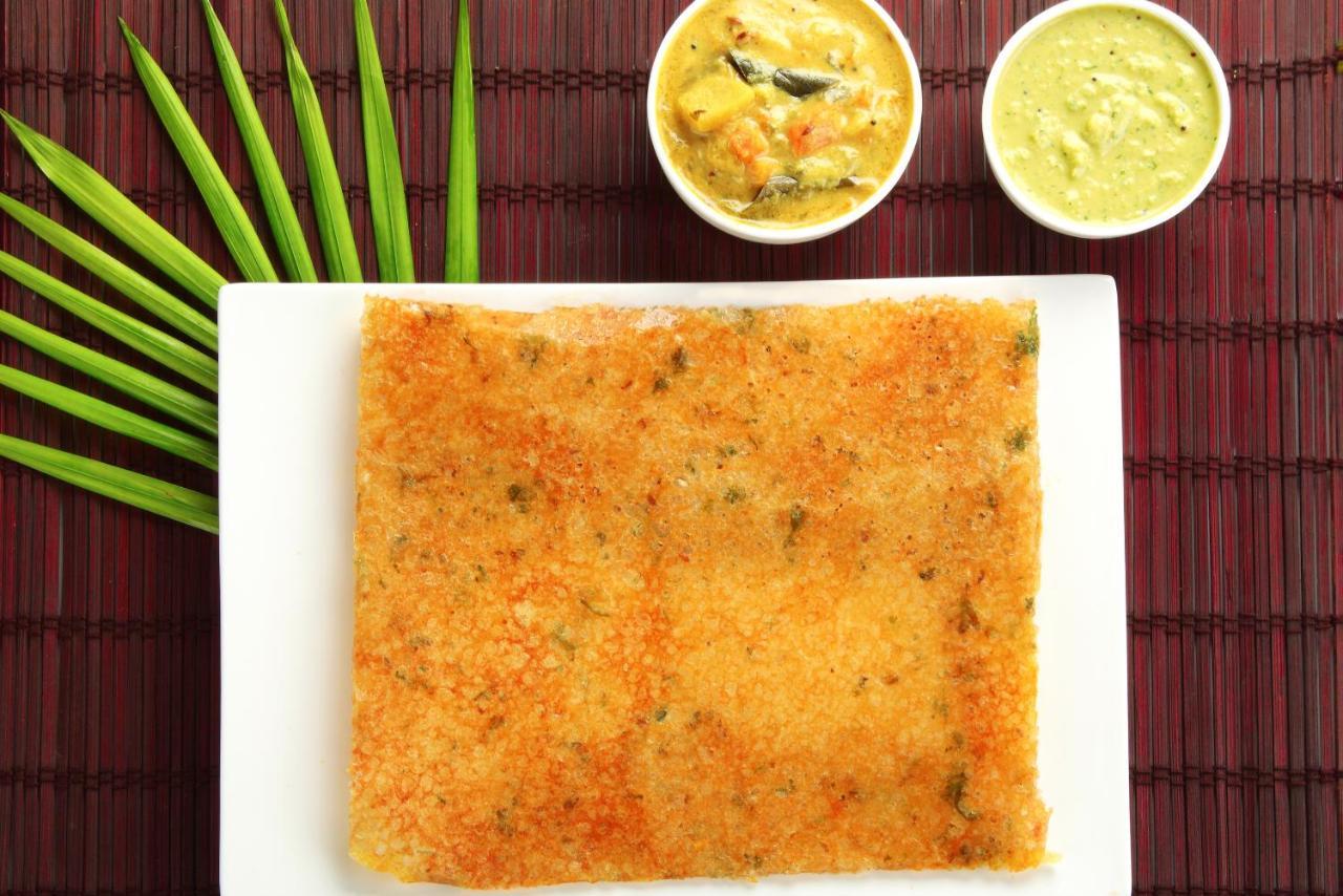 Balaji Grand 호텔 Kākināda 외부 사진